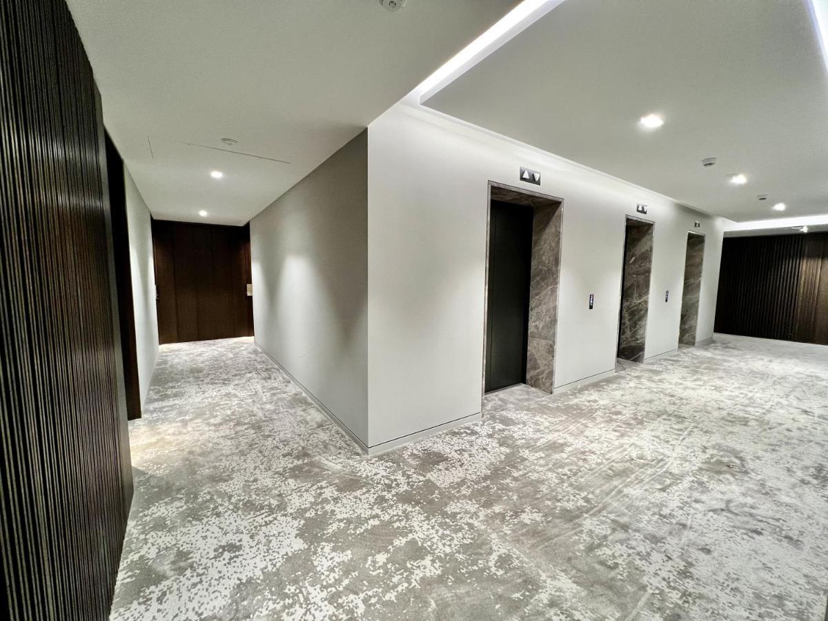 Deluxe Entire Studio Next To London Eye & Trafalgar Square Aparthotel Bagian luar foto
