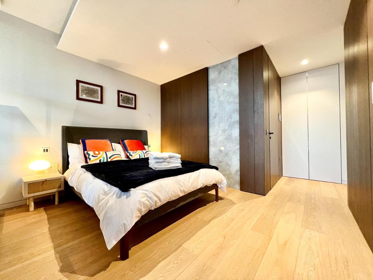Deluxe Entire Studio Next To London Eye & Trafalgar Square Aparthotel Bagian luar foto