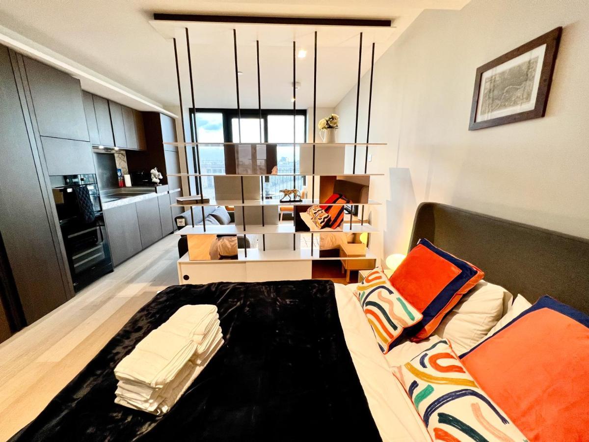 Deluxe Entire Studio Next To London Eye & Trafalgar Square Aparthotel Bagian luar foto