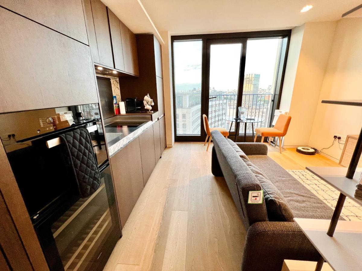 Deluxe Entire Studio Next To London Eye & Trafalgar Square Aparthotel Bagian luar foto