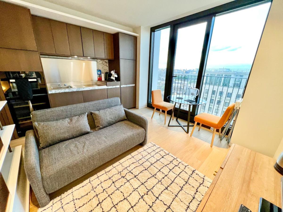 Deluxe Entire Studio Next To London Eye & Trafalgar Square Aparthotel Bagian luar foto