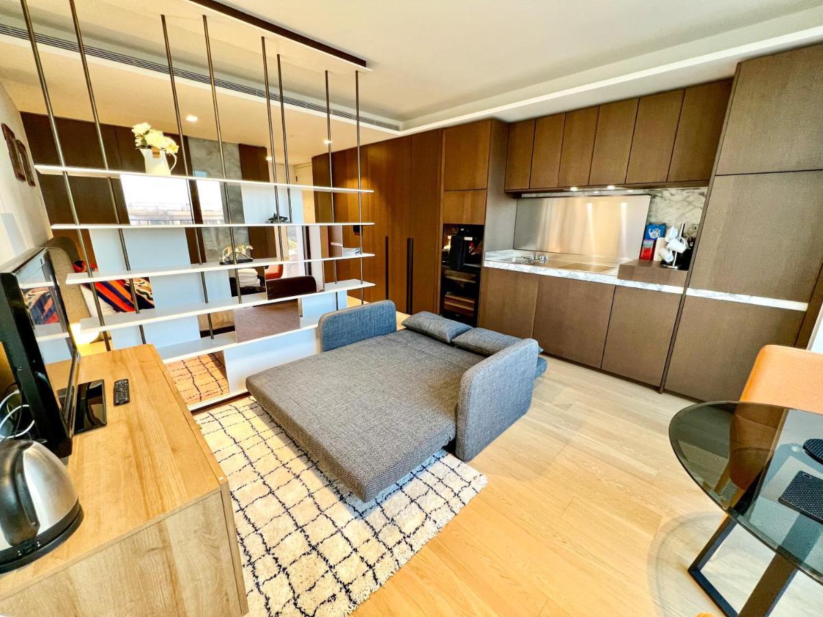 Deluxe Entire Studio Next To London Eye & Trafalgar Square Aparthotel Bagian luar foto