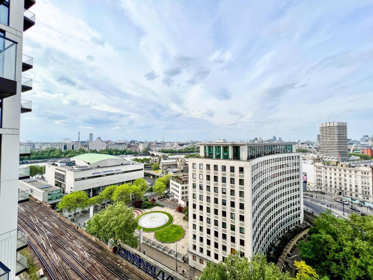 Deluxe Entire Studio Next To London Eye & Trafalgar Square Aparthotel Bagian luar foto