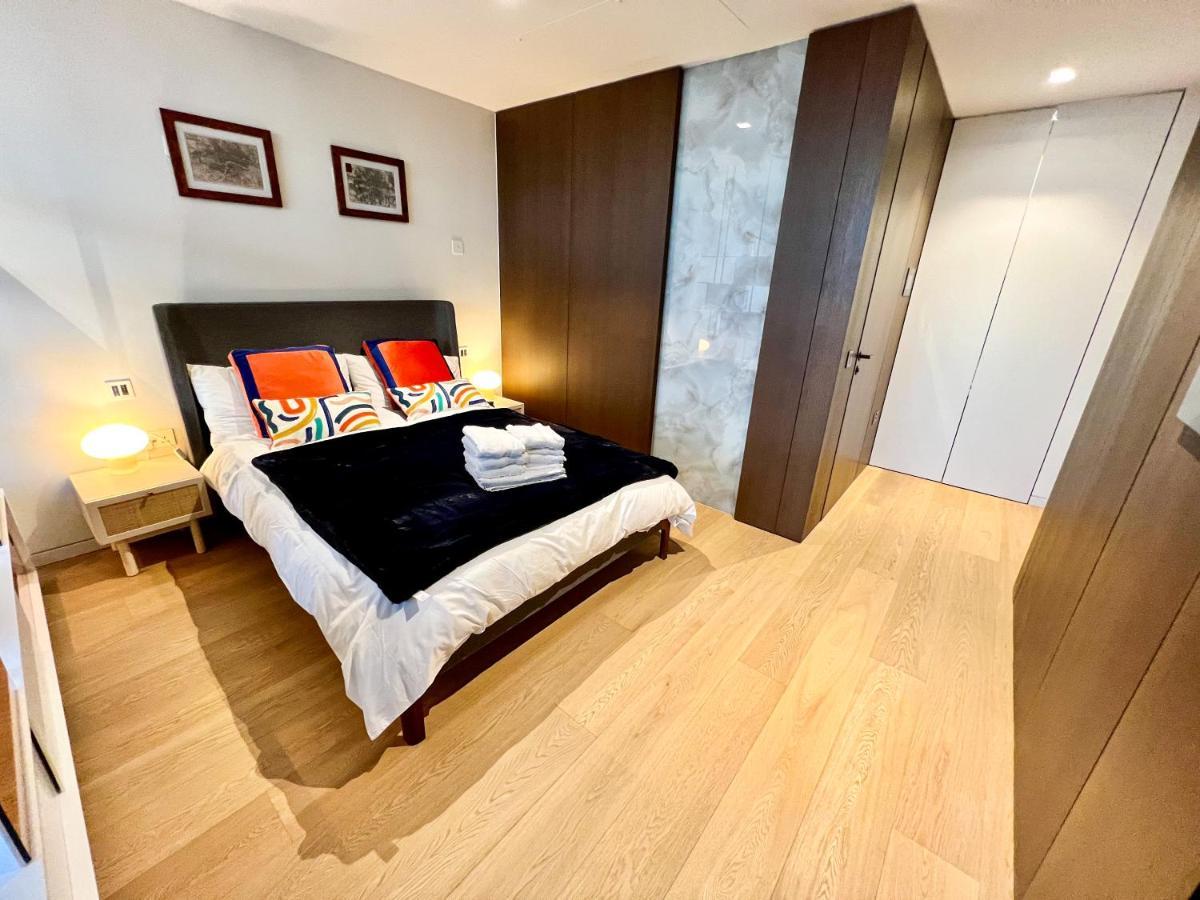 Deluxe Entire Studio Next To London Eye & Trafalgar Square Aparthotel Bagian luar foto