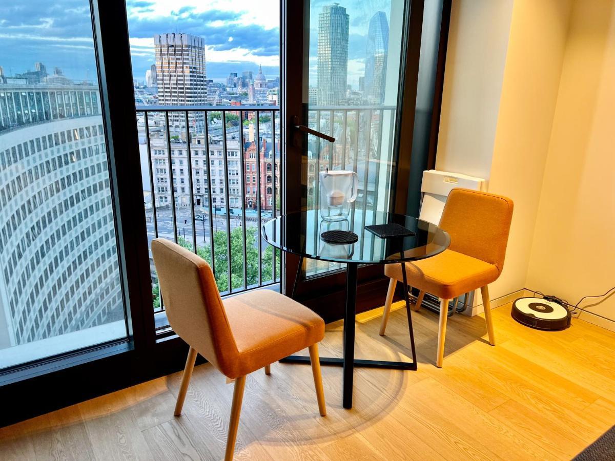 Deluxe Entire Studio Next To London Eye & Trafalgar Square Aparthotel Bagian luar foto