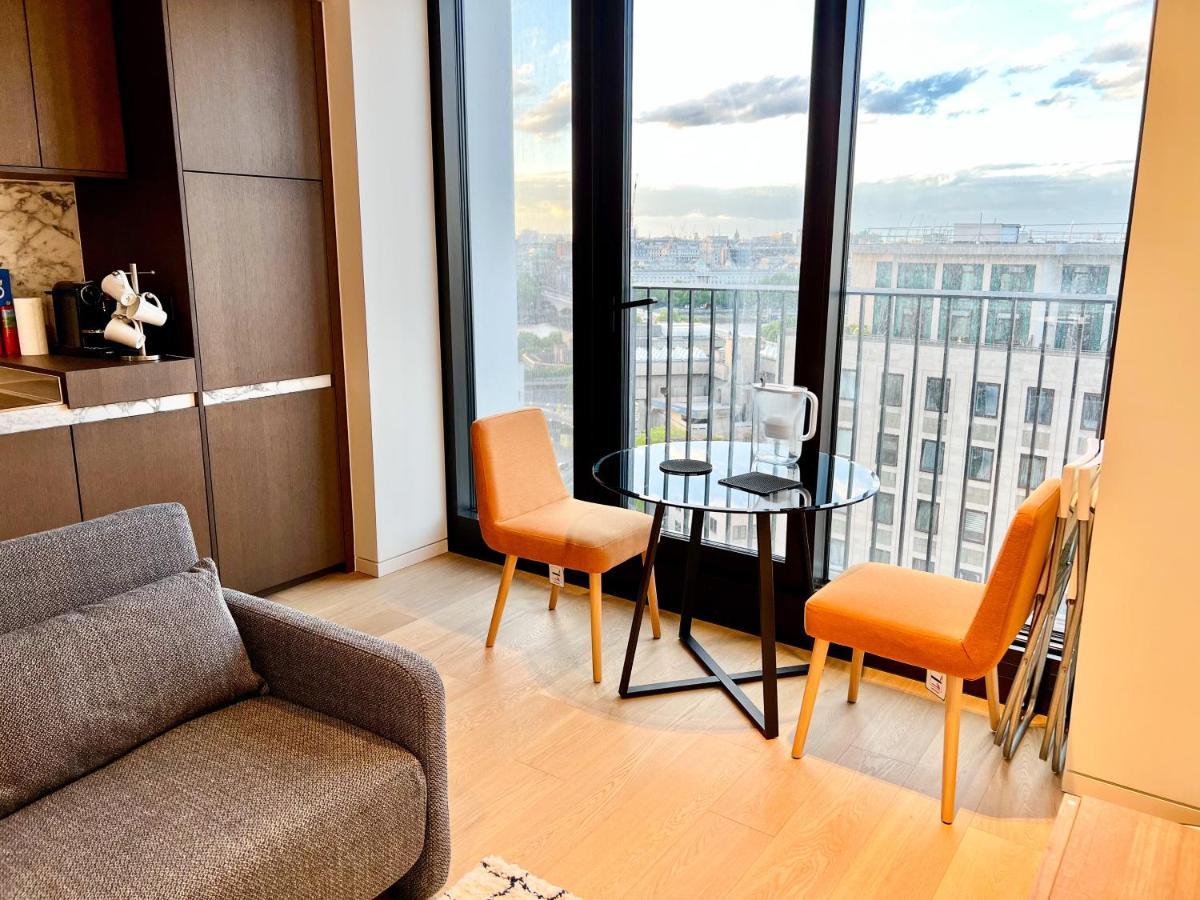 Deluxe Entire Studio Next To London Eye & Trafalgar Square Aparthotel Bagian luar foto